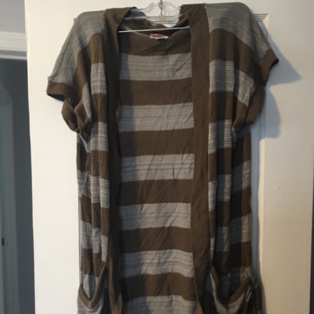 Short sleeve cardigan